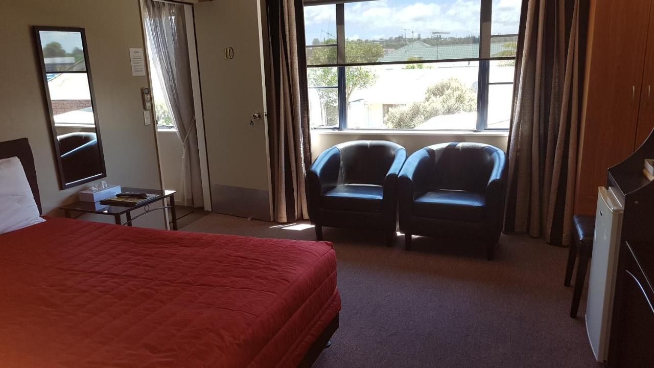 Motel Palm Court 4*
