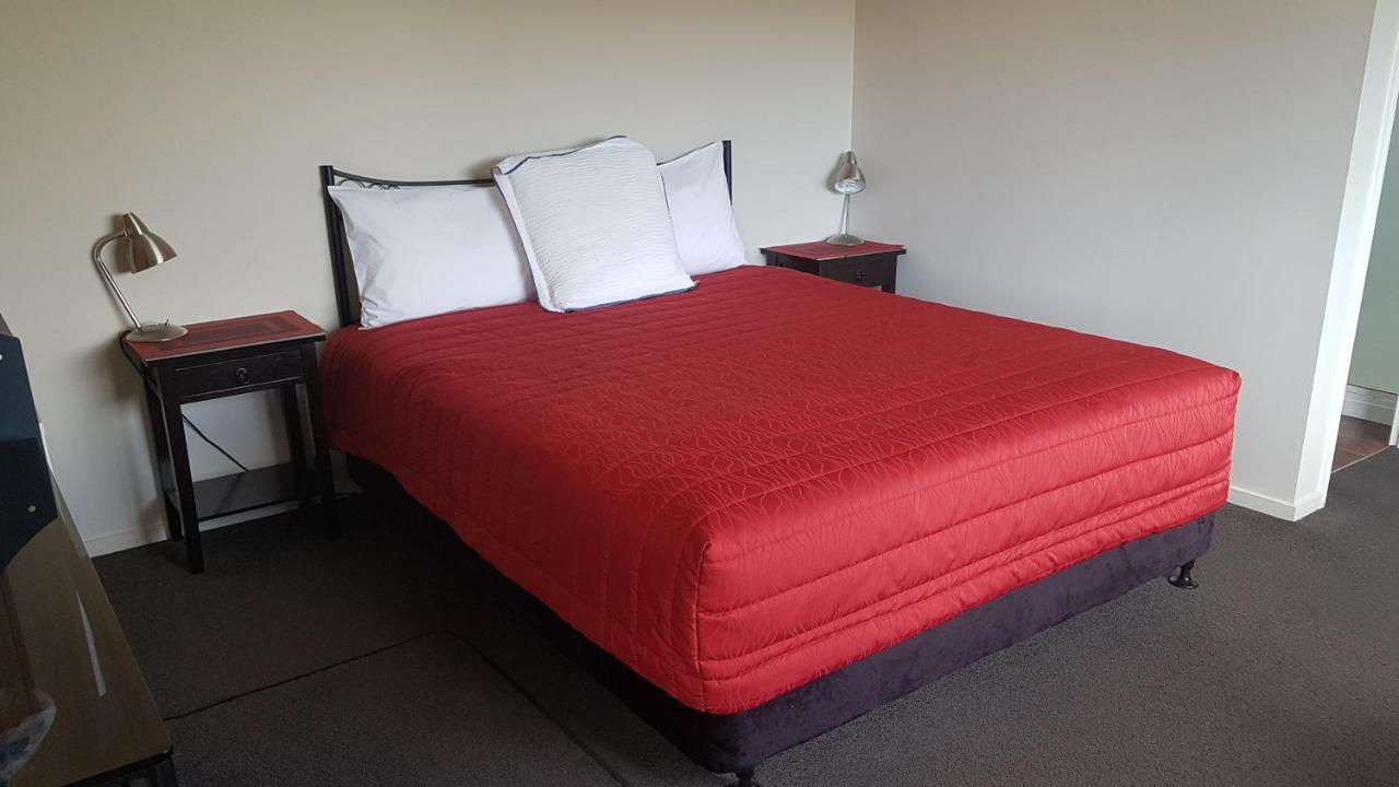 Motel Palm Court 4*