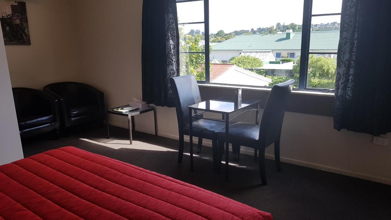Motel Palm Court 4*