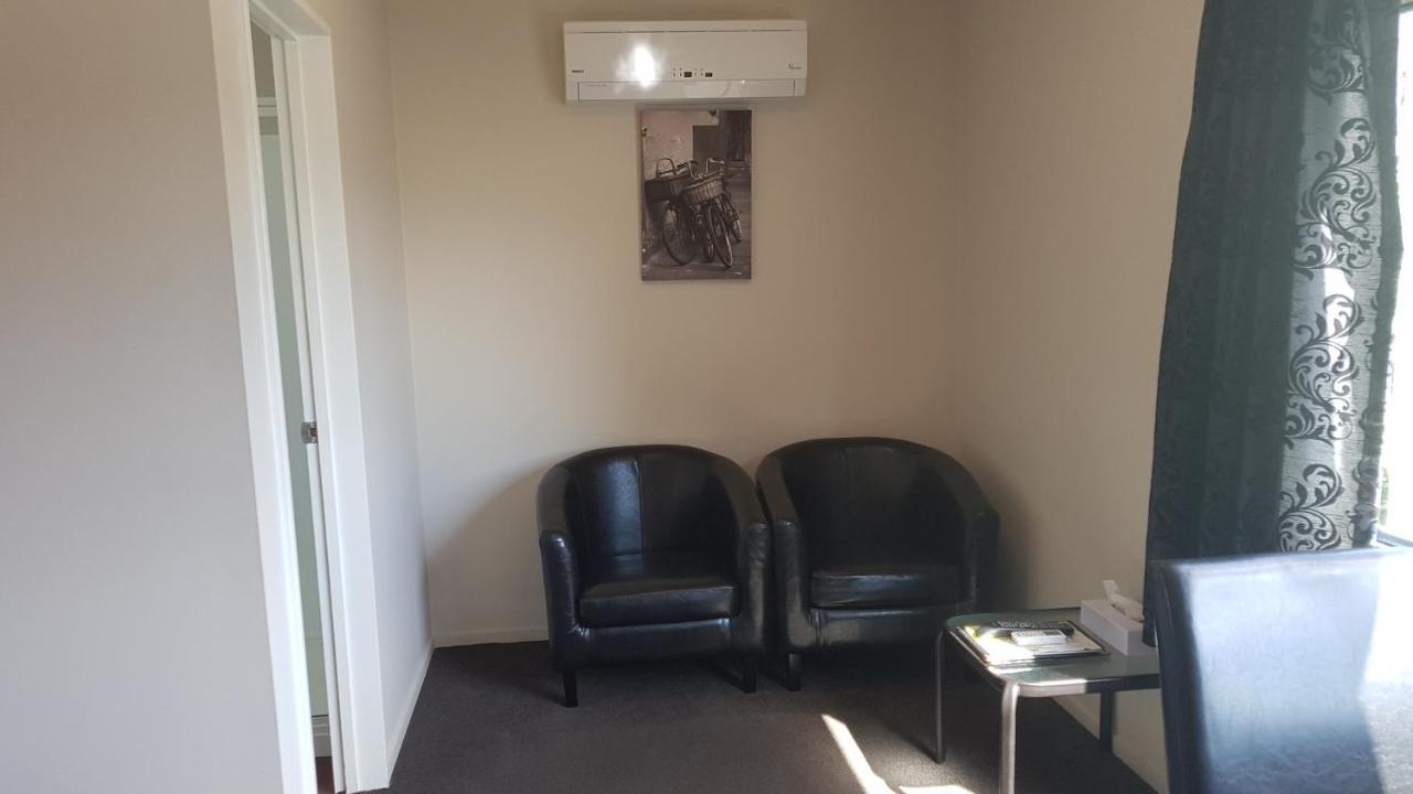 Motel Palm Court 4*